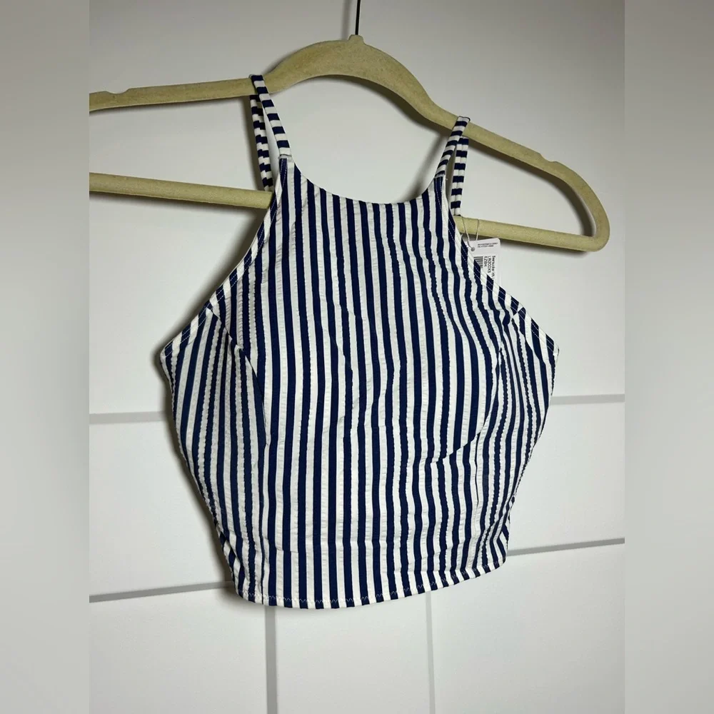 Lululemon XS C/D Cup High Neck Swim top - Picture 3 of 11